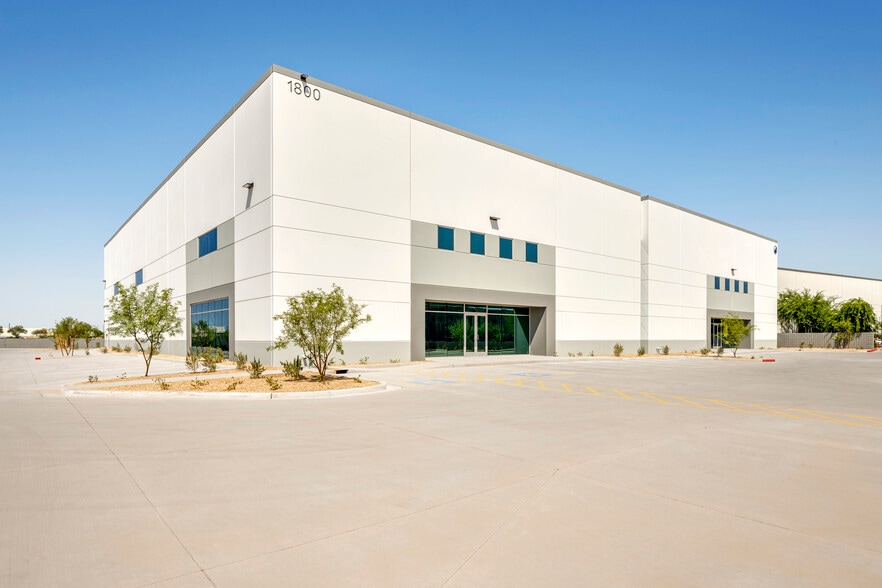 1800 E Sky Harbor Cir N, Phoenix, AZ for lease - Building Photo - Image 1 of 5