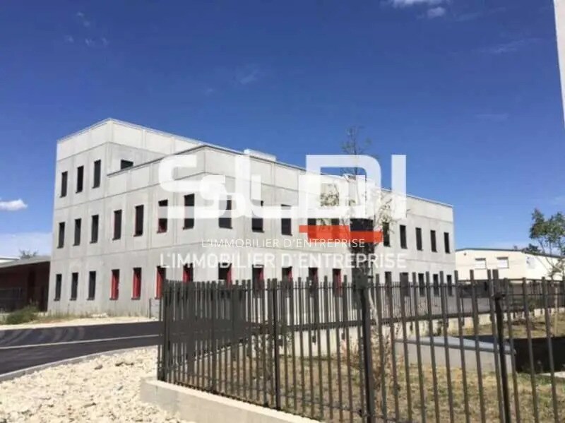 Office in Rillieux-la-Pape for lease Building Photo- Image 1 of 9