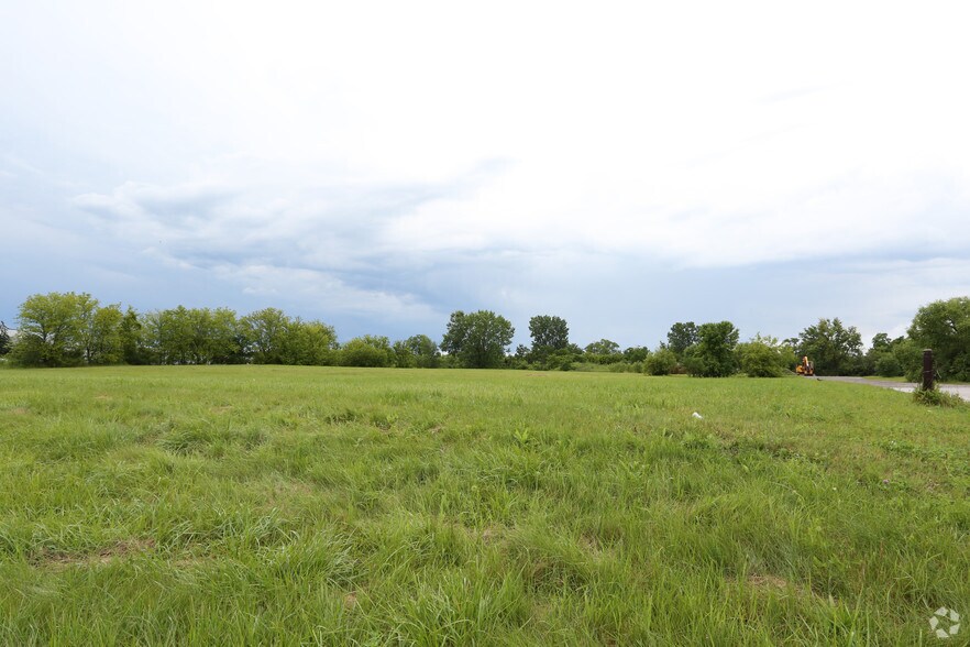 9113 Charles St, Sturtevant, WI for sale - Primary Photo - Image 1 of 1