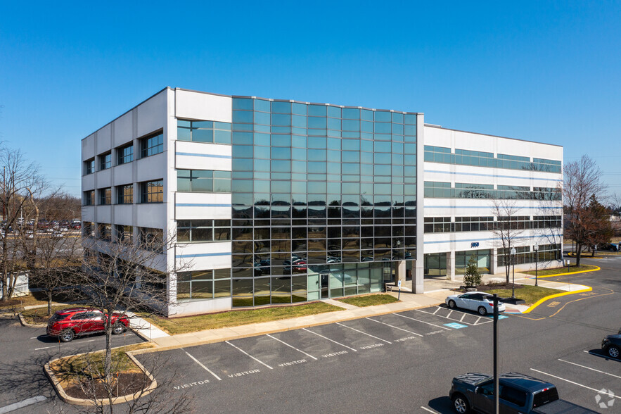 5050 W Tilghman St, Allentown, PA for lease - Building Photo - Image 1 of 4