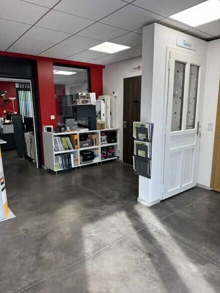 Flex in Saint-Laurent-de-Mure for sale - Interior Photo - Image 2 of 6