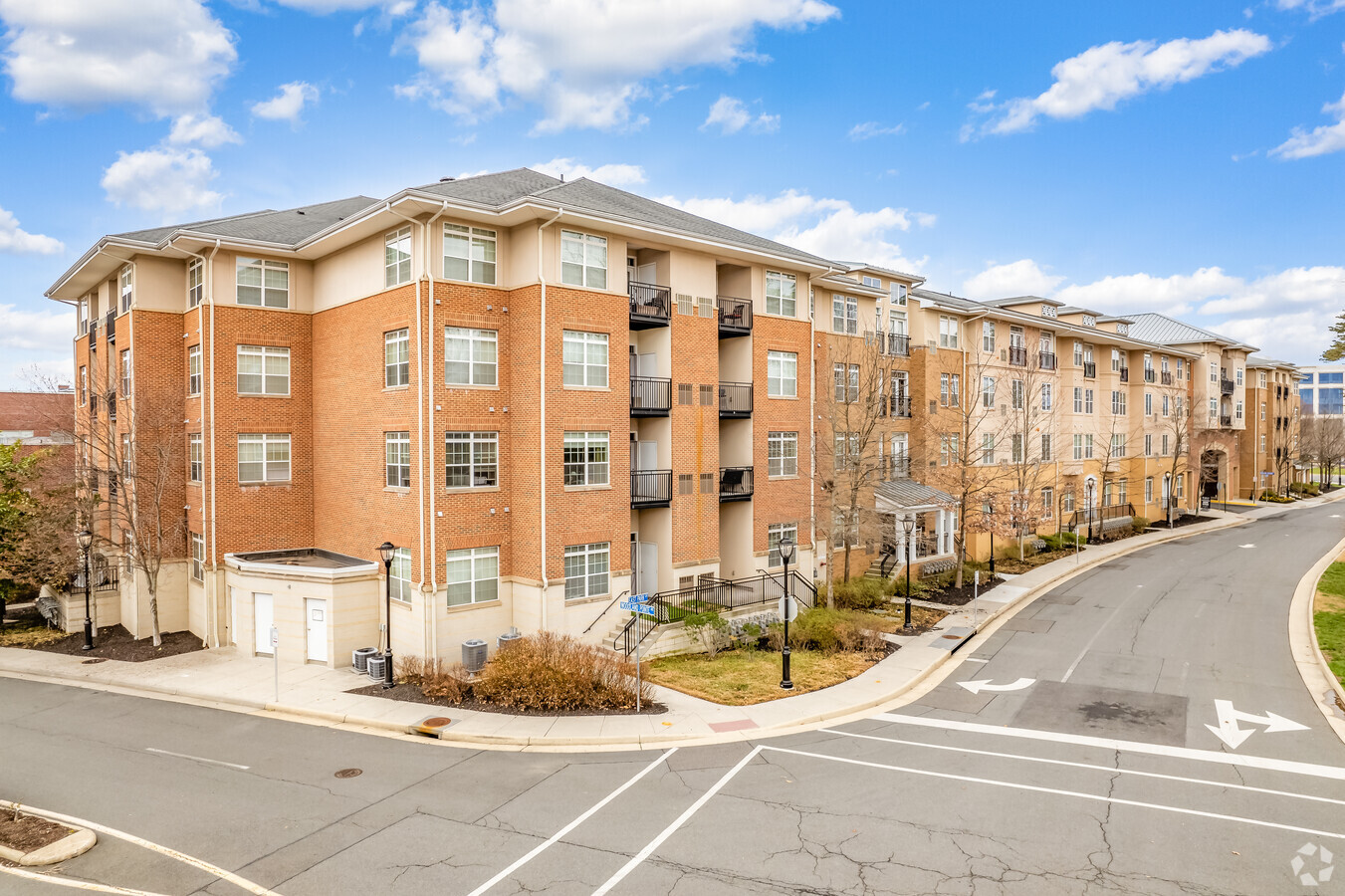 2300-2310 Woodland Crossing Dr, Herndon, VA 20171 | LoopNet