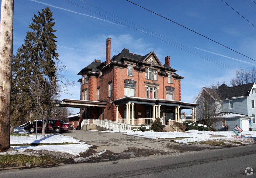 107 E Wallace Ave, New Castle, PA 16101