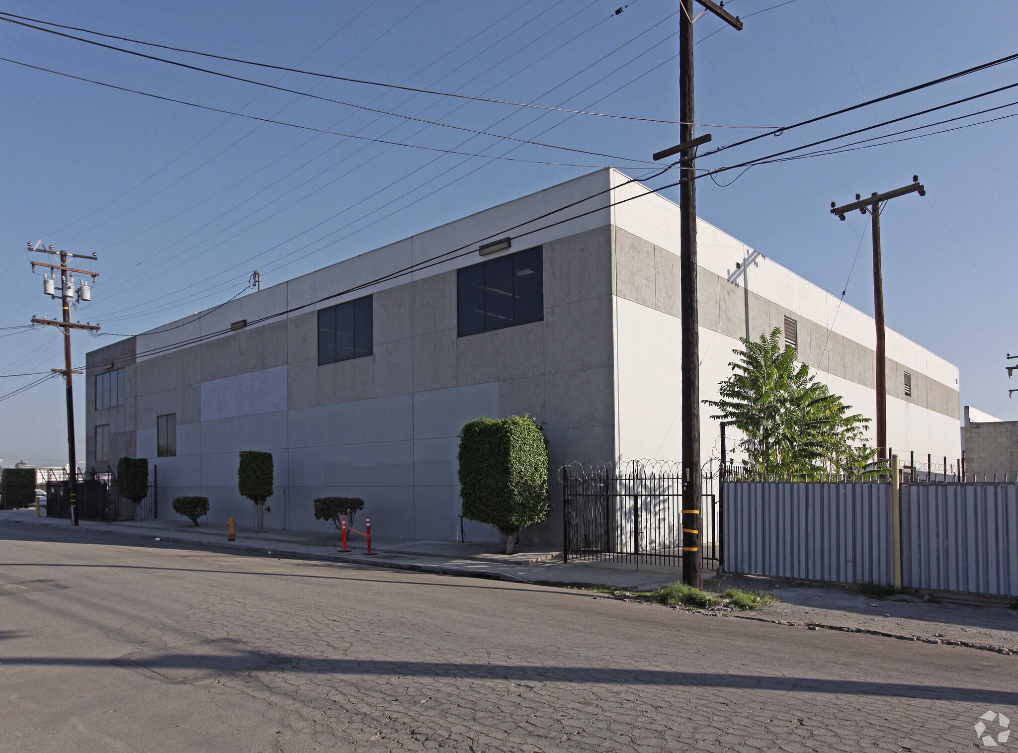 2280 E Curry St, Long Beach, CA for lease Primary Photo- Image 1 of 32