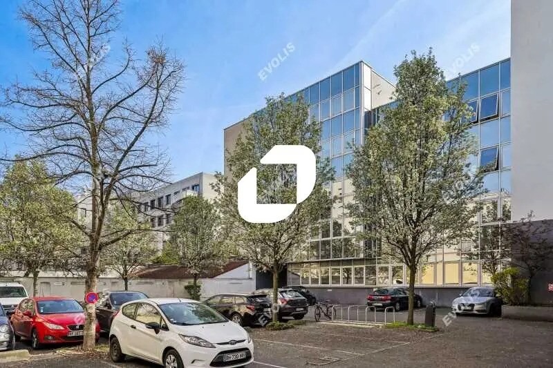 Office in Saint-Ouen-sur-Seine for lease Building Photo- Image 1 of 8