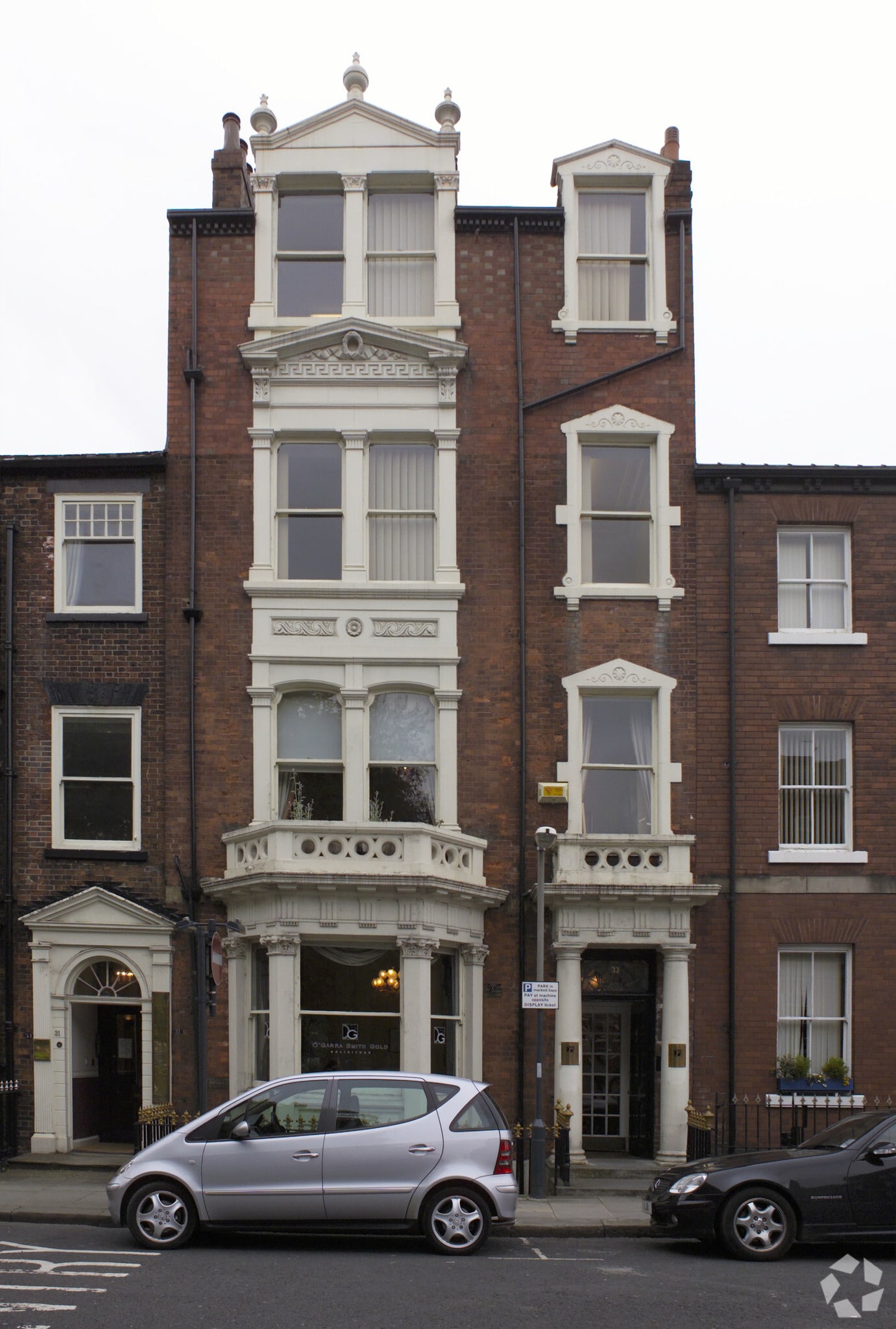32 Park Sq W, Leeds for sale Primary Photo- Image 1 of 1