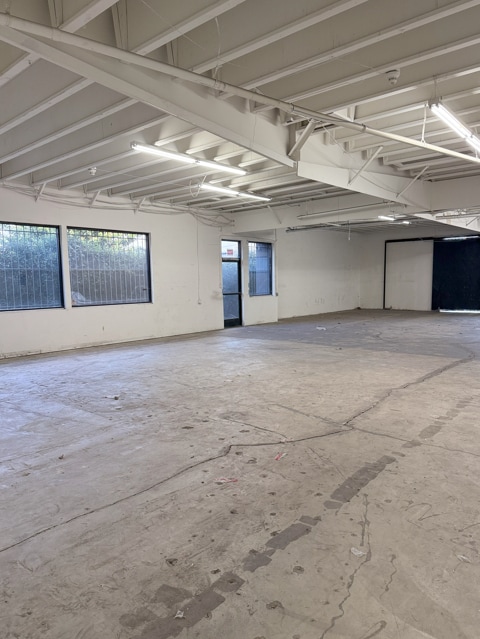 6746 Valjean Ave, Van Nuys, CA for sale Interior Photo- Image 1 of 3