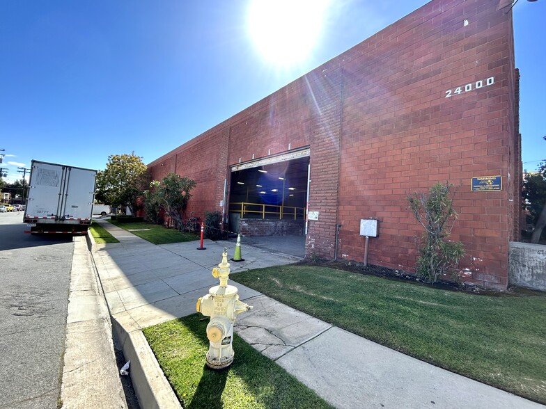 24000 S Vermont Ave, Harbor City, CA for lease - Building Photo - Image 3 of 4