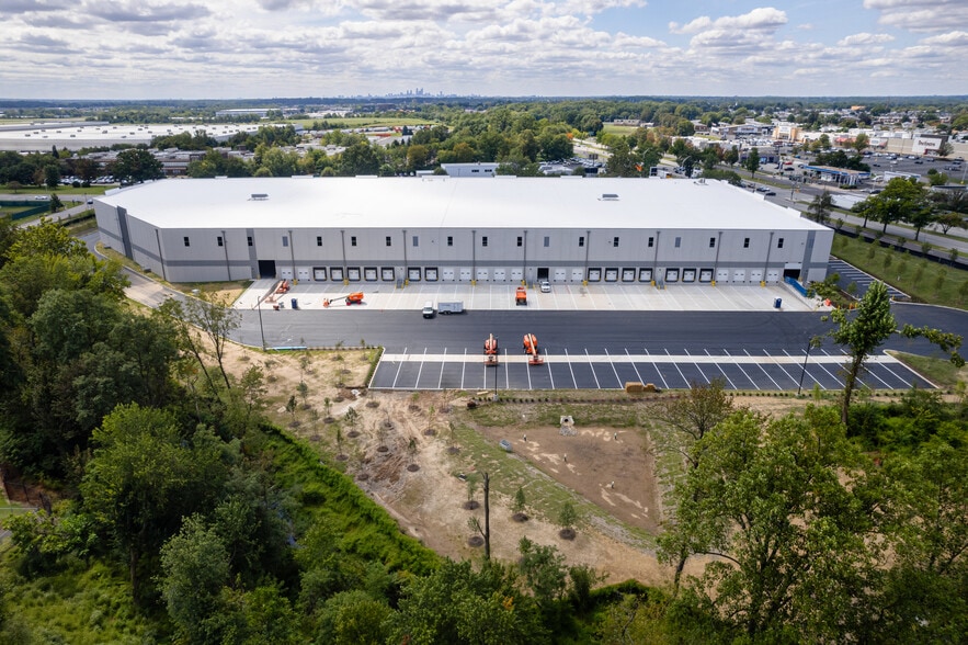 11301 Roosevelt Blvd, Philadelphia, PA for lease - Building Photo - Image 2 of 7