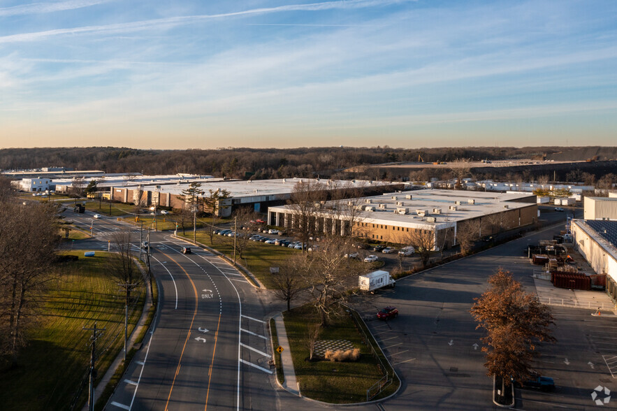 270 Spagnoli Rd, Melville, NY for lease - Aerial - Image 3 of 11