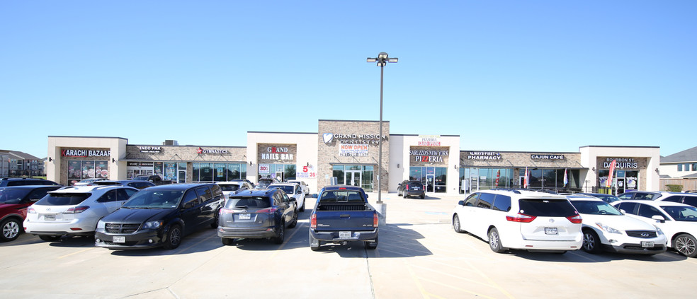 8620 Grand Mission Blvd, Richmond, TX for lease - Primary Photo - Image 1 of 4