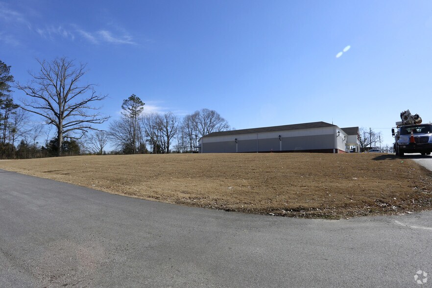 2071 Lost Mountain Rd, Powder Springs, GA 30127