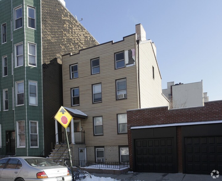148 Calyer St, Brooklyn, NY for sale - Primary Photo - Image 1 of 1