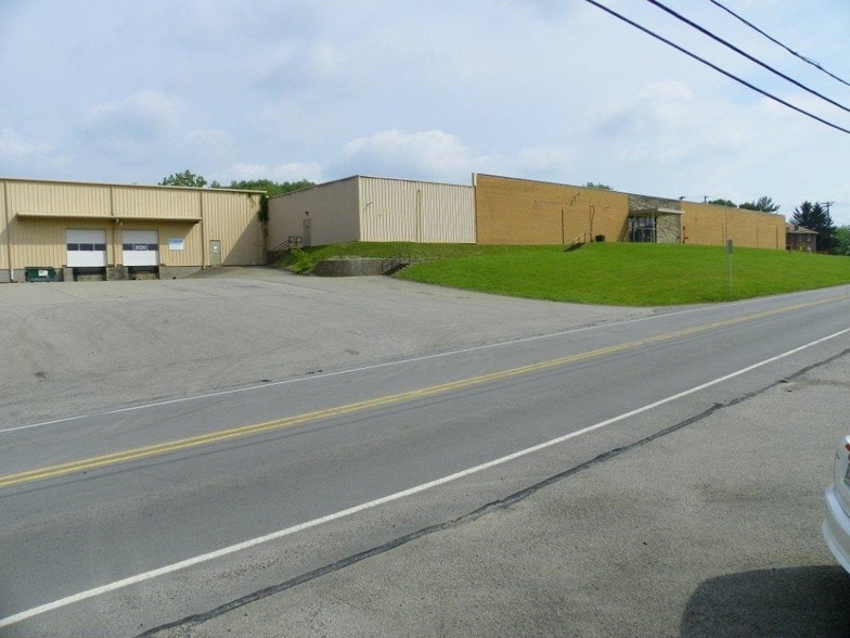 2020 N Main St, Washington, PA for lease - Building Photo - Image 3 of 9