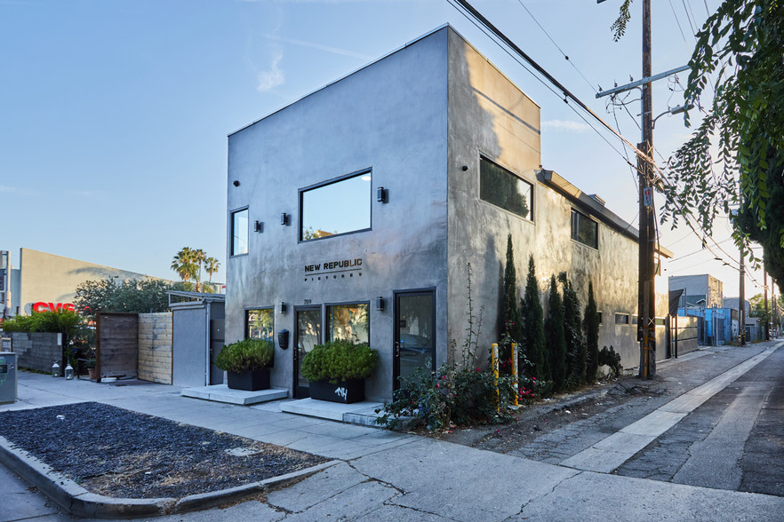 709 N Gardner St, Los Angeles, CA for lease - Building Photo - Image 2 of 27