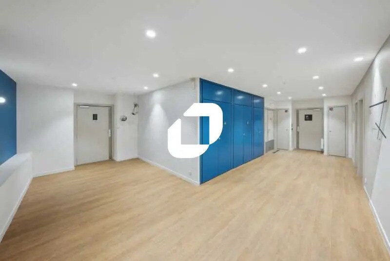 Office in Bordeaux for lease - Building Photo - Image 2 of 21