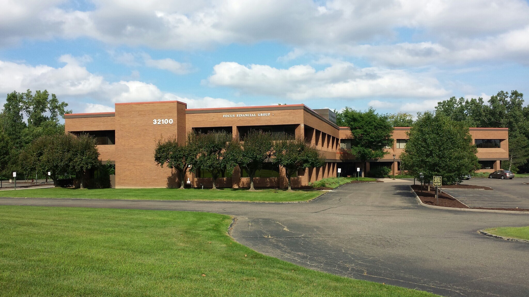 32100 Telegraph Rd, Bingham Farms, MI for lease Building Photo- Image 1 of 5