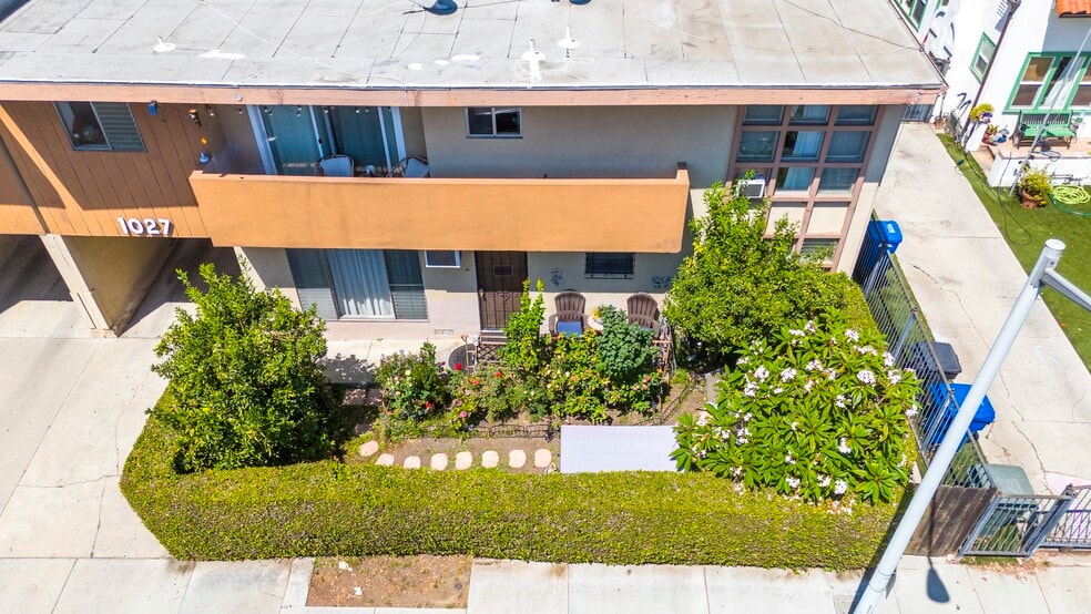 1023-1027 N Sierra Bonita Ave, West Hollywood, CA for sale - Building Photo - Image 3 of 5