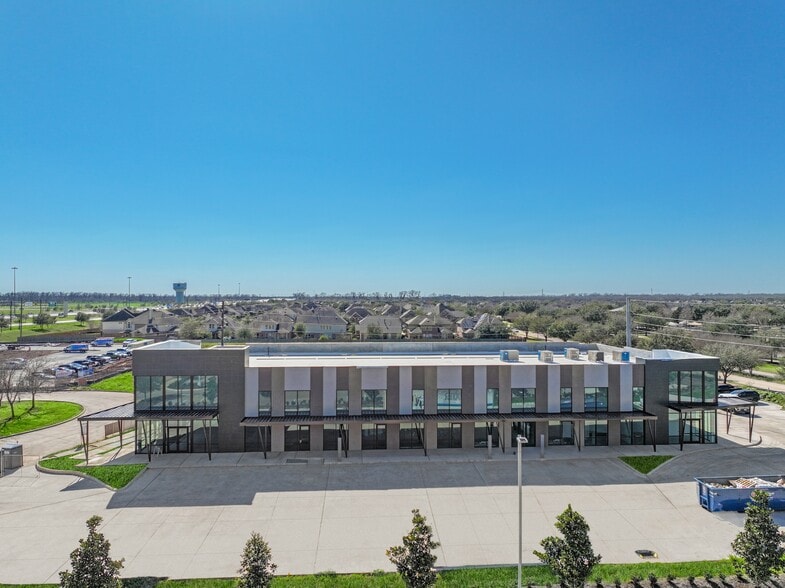 6927 Brisbane Ct, Sugar Land, TX for lease - Building Photo - Image 2 of 8