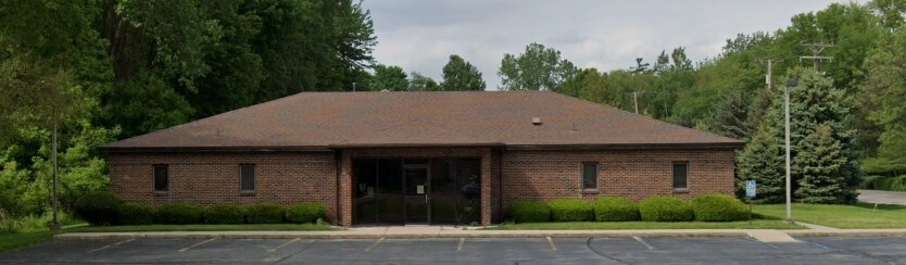 2700 Pointe Tremble Rd, Algonac, MI for sale - Primary Photo - Image 1 of 1