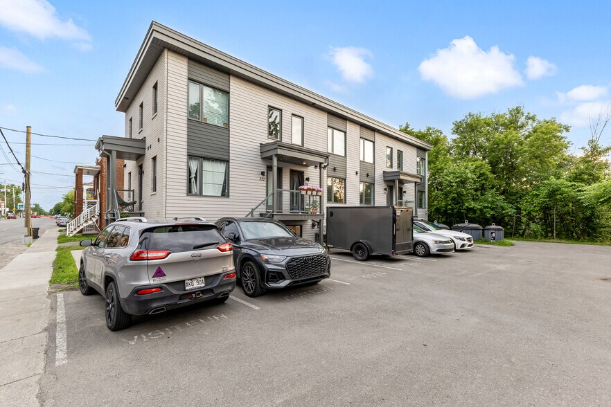 586 Rue Labelle, Saint-jerome, QC for sale - Building Photo - Image 1 of 11