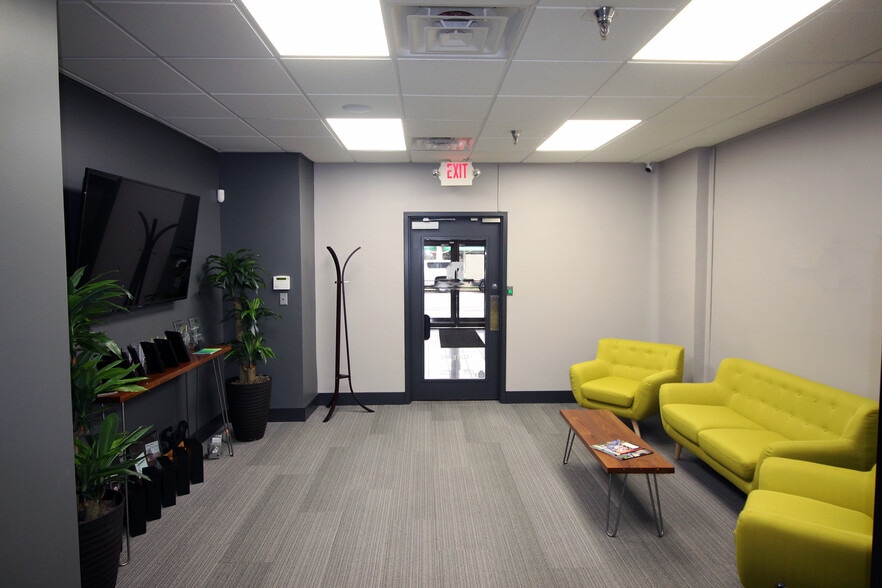 229 W Berry St, Fort Wayne, IN for sale - Building Photo - Image 2 of 14