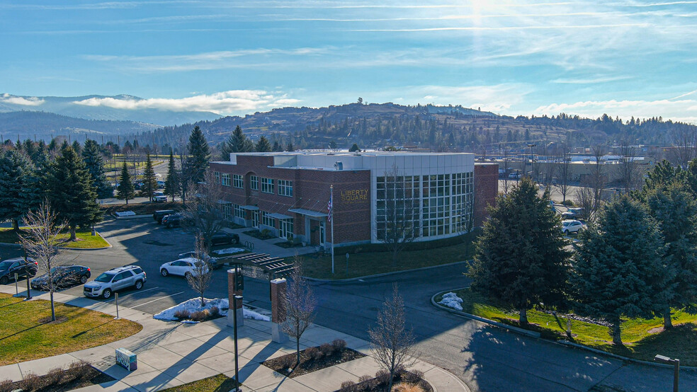 1421 N Meadowwood Ln, Liberty Lake, WA for sale - Building Photo - Image 1 of 1