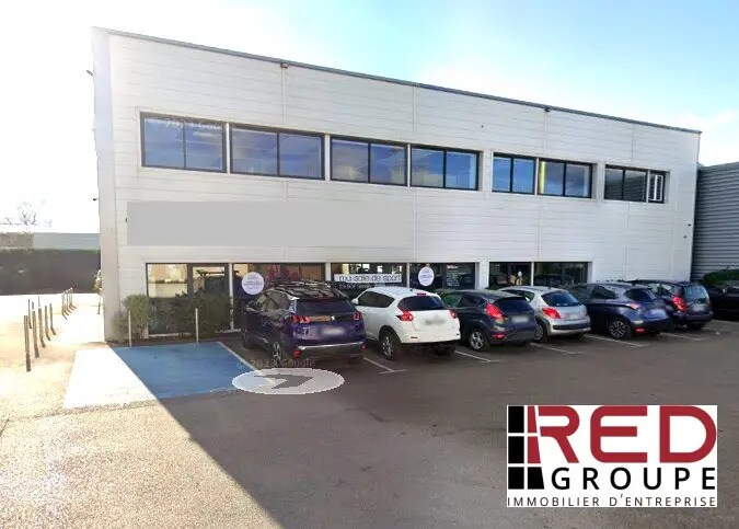 Retail in Éguilles for lease Building Photo- Image 1 of 5