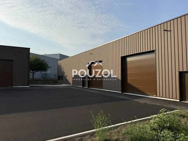 Flex in Cournon-d'Auvergne for lease - Building Photo - Image 2 of 8