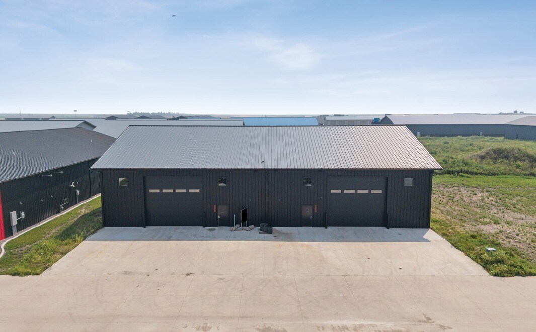 9541 39th S st, Fargo, ND for lease Building Photo- Image 1 of 8