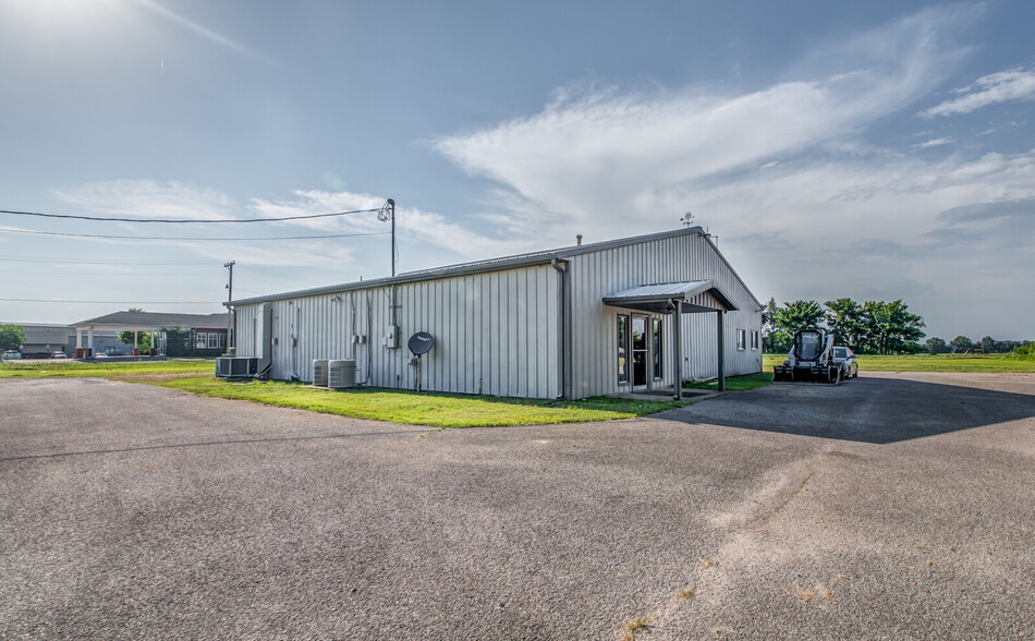 12485 Hwy 64, Somerville, TN for sale - Building Photo - Image 1 of 1