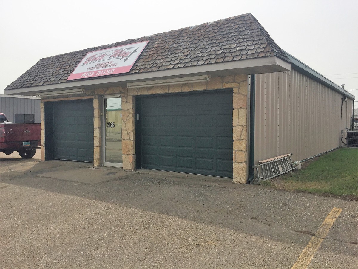 2035 3rd St Nw Minot Nd 58703 Industrial Property For Sale