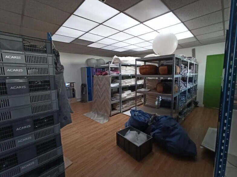 Flex in Argenteuil for lease - Interior Photo - Image 3 of 8