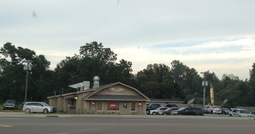 Retail in Moncks Corner, SC for sale - Primary Photo - Image 1 of 1