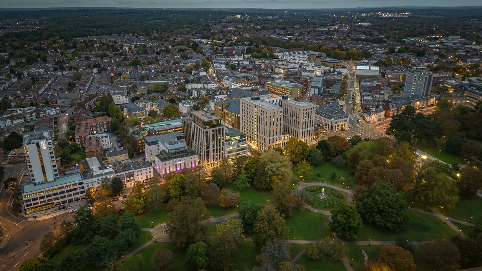 15-17 Cumberland Pl, Southampton for lease - Building Photo - Image 1 of 14