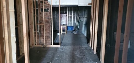 499-517 Conklin St, Farmingdale, NY for lease Interior Photo- Image 1 of 6