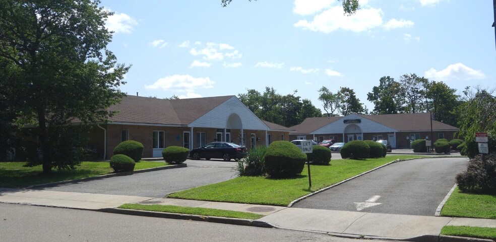 100 Austin Plz, Patchogue, NY for sale - Other - Image 1 of 1