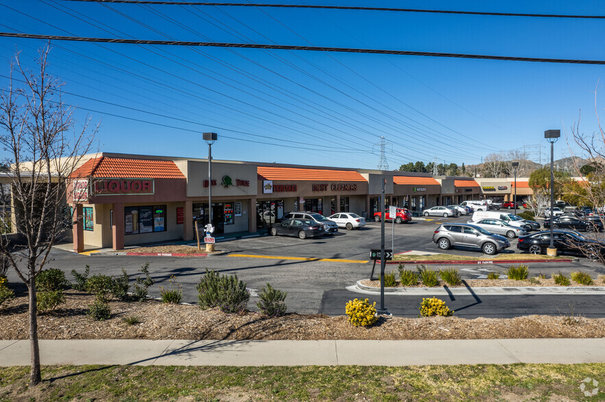 27737 Bouquet Canyon Rd, Santa Clarita, CA for lease - Building Photo - Image 3 of 10