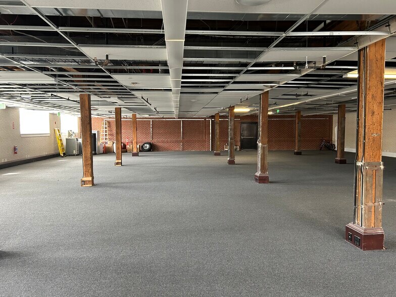 600 7th St NW, Grand Rapids, MI for lease - Interior Photo - Image 2 of 3