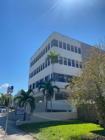 2350 Coral Way, Coral Gables, FL for sale - Building Photo - Image 2 of 26