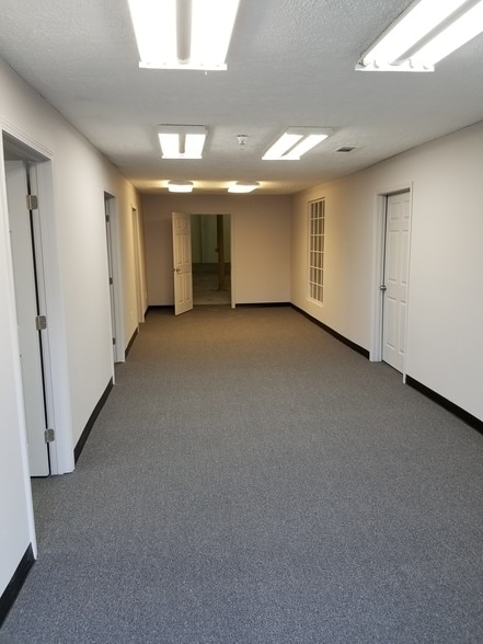 4528 Stonegate Industrial Blvd, Stone Mountain, GA for lease - Lobby - Image 2 of 15