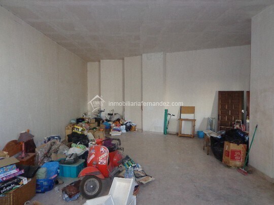 Retail in Cáceres for lease Building Photo- Image 1 of 3