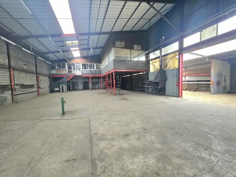 Industrial in Antibes for sale - Interior Photo - Image 1 of 11