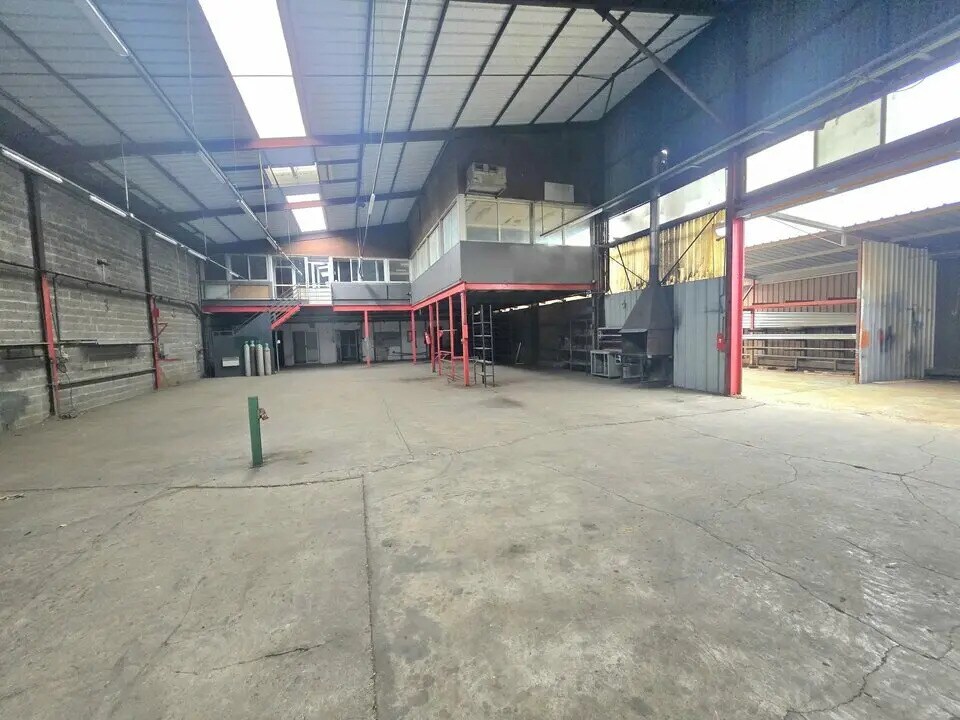 Industrial in Antibes for sale Interior Photo- Image 1 of 12