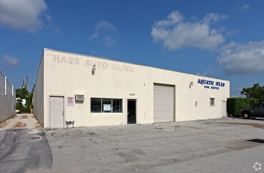 389 NW 1st Ave, Boca Raton, FL for lease - Primary Photo - Image 1 of 3