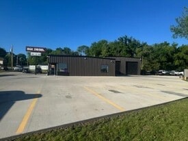 404 N East St, Paola KS - Automotive Property