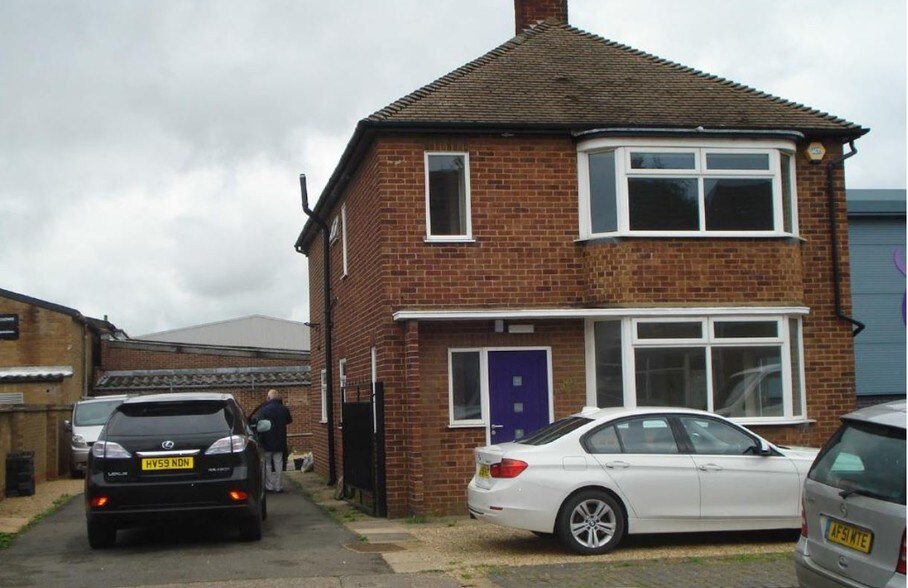 89 Fengate, Peterborough, PE1 5BA