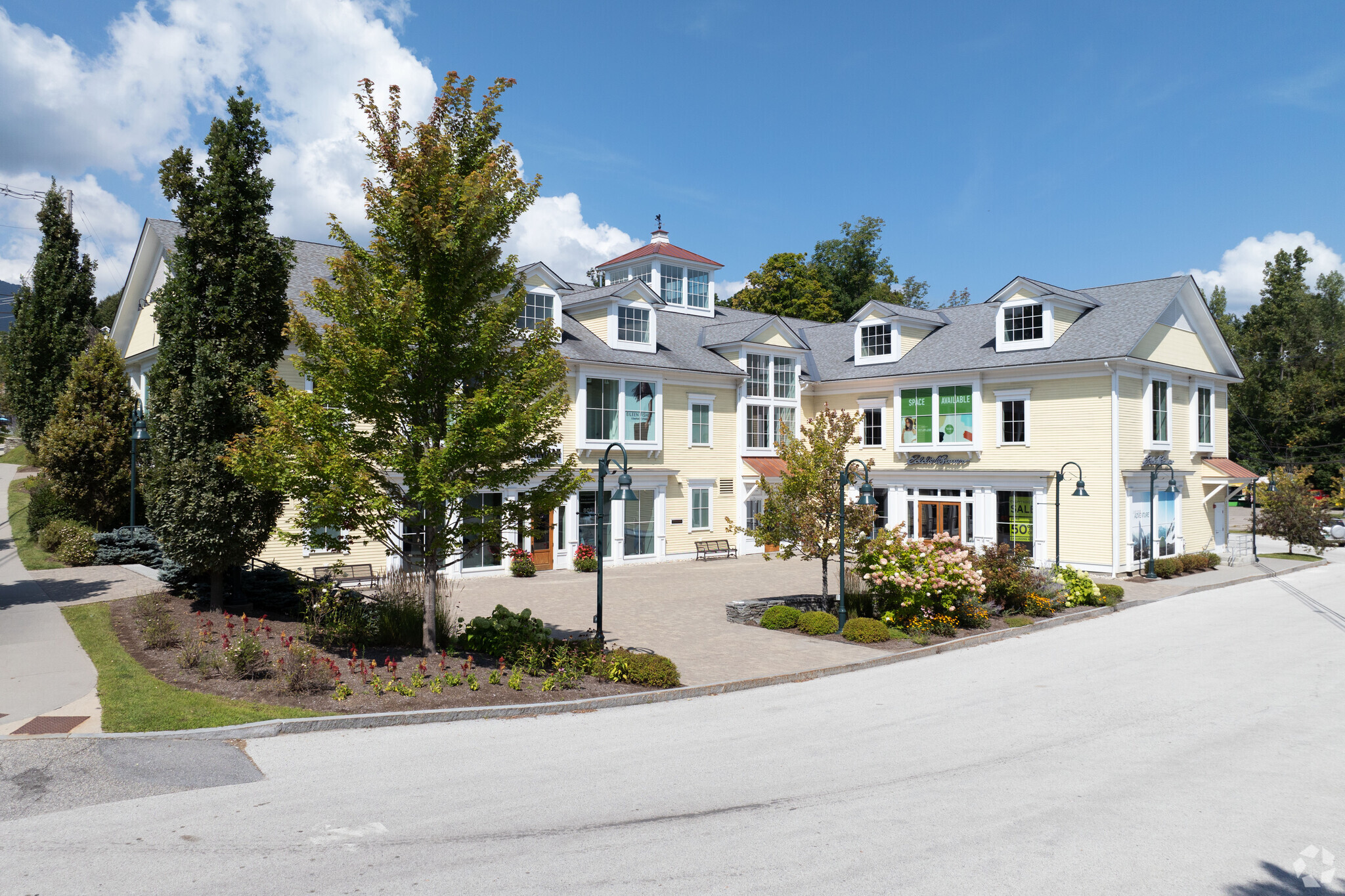 135 Depot St, Manchester Center, VT for lease Building Photo- Image 1 of 14