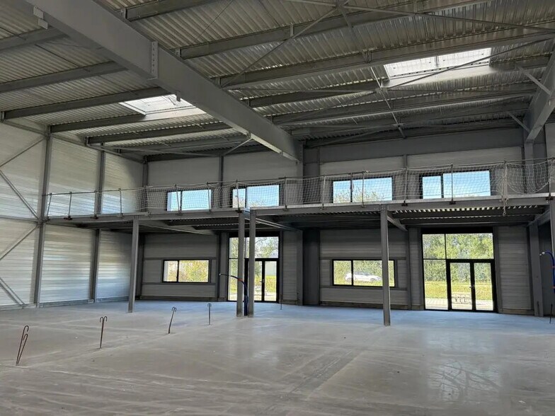 Flex in Thouaré-sur-Loire for sale - Interior Photo - Image 2 of 5