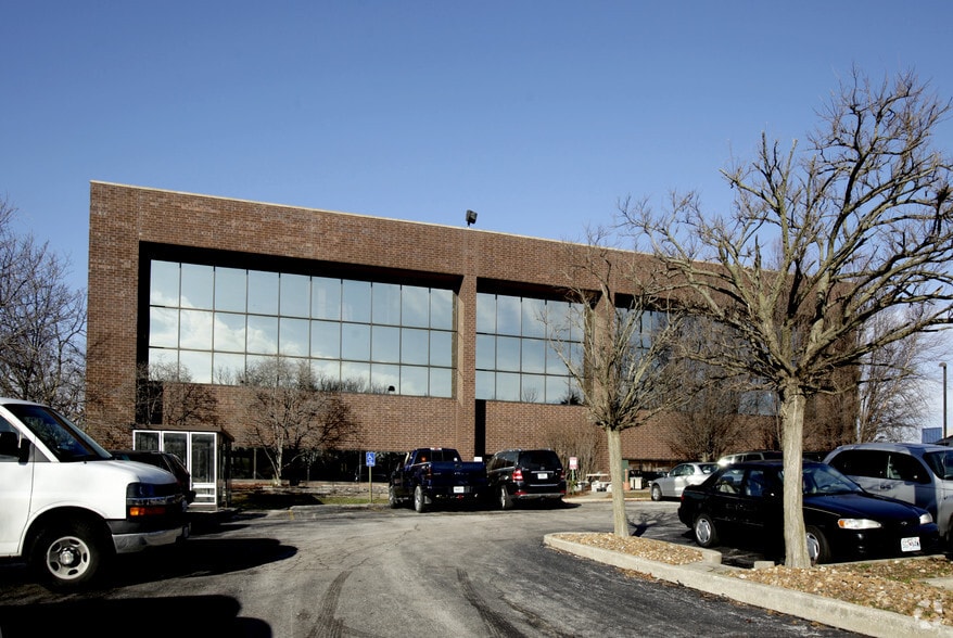 5000 Cedar Plaza Pky, Saint Louis, MO for lease - Building Photo - Image 3 of 4